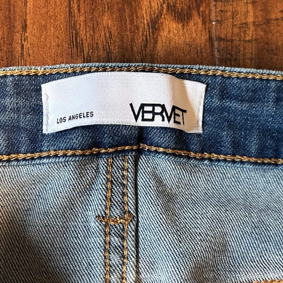 NWOT Vervet Jegging with distressing - size 28 (US size 7) - Picture 3 of 8